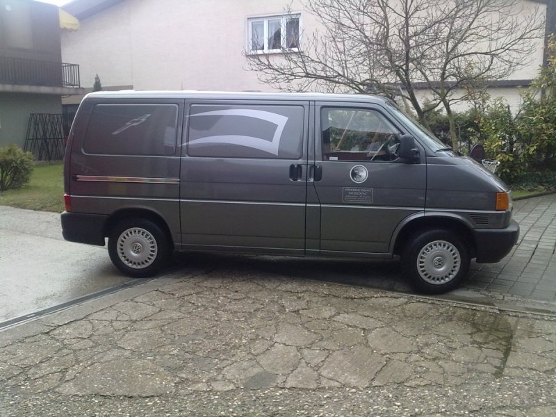VOLKSWAGEN KOMBI